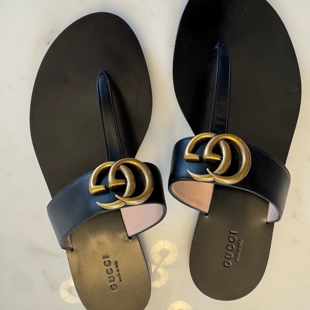 Authentic Gucci Marmont Black Leather Sandals - Picture 2 of 4